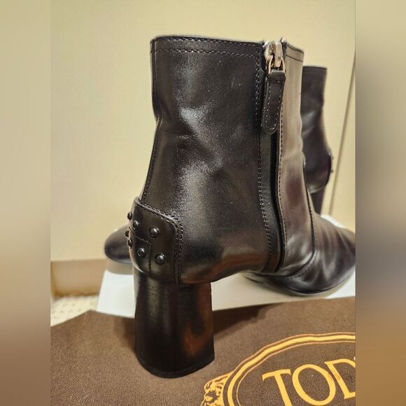 Tod's Black Calfskin Leather Square Toe Chunky Heel Ankle Boots Sz.9/39.5 $885 - Picture 6 of 16